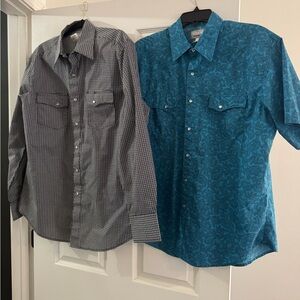 Two men’s size large wrangler pearl snap button down shorts